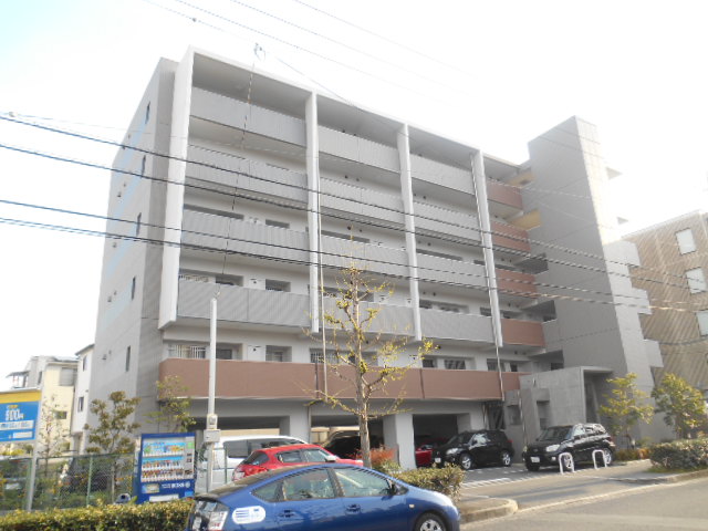 大阪府豊中市熊野町４の賃貸マンションの外観