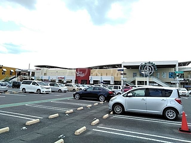 スーパー　カスミフードスクエア　大穂店（スーパー）まで169m