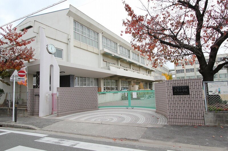 【アーバンドエル茶屋ヶ坂の小学校】