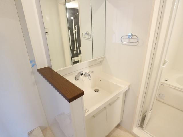 洗面設備　朝の身支度には欠かせない独立洗面化粧台