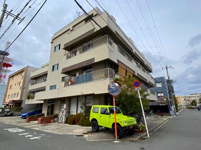 清水マンションの建物外観