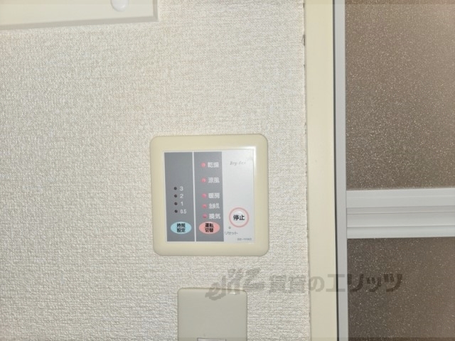 その他設備　給湯器リモコン