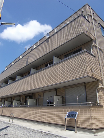 【横浜市鶴見区矢向のマンションの建物外観】