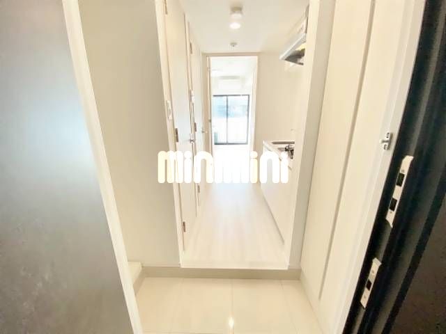 玄関　※別部屋参考写真