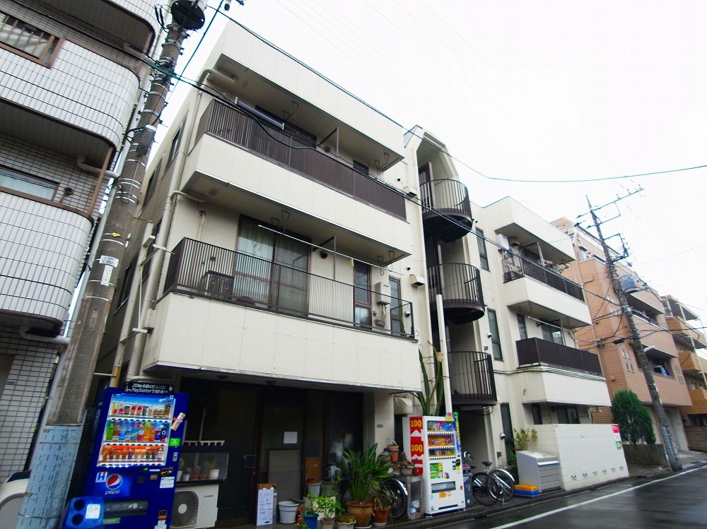 寺田マンションの建物外観