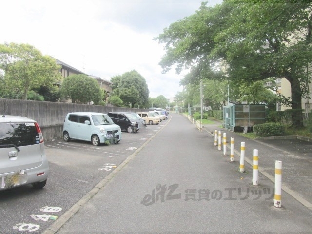 【びわ湖美空団地７号棟の駐車場】