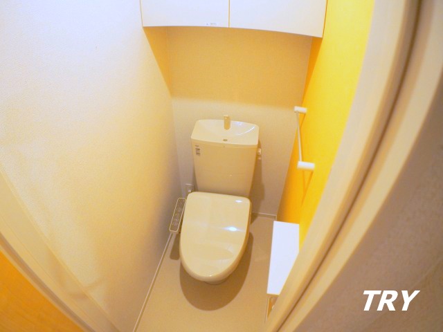 トイレ　温水洗浄便座付！