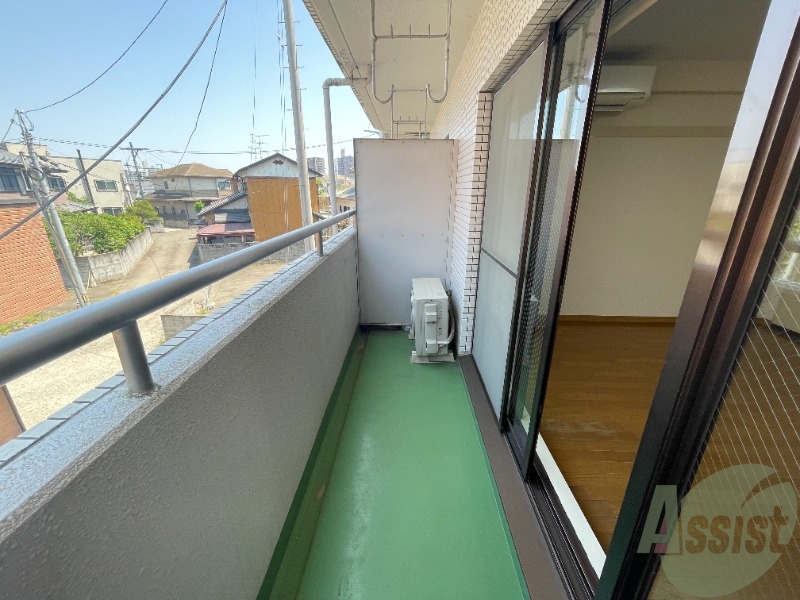 バルコニー　バルコニーです。たまには景色を楽しんではいかがでしょうか。