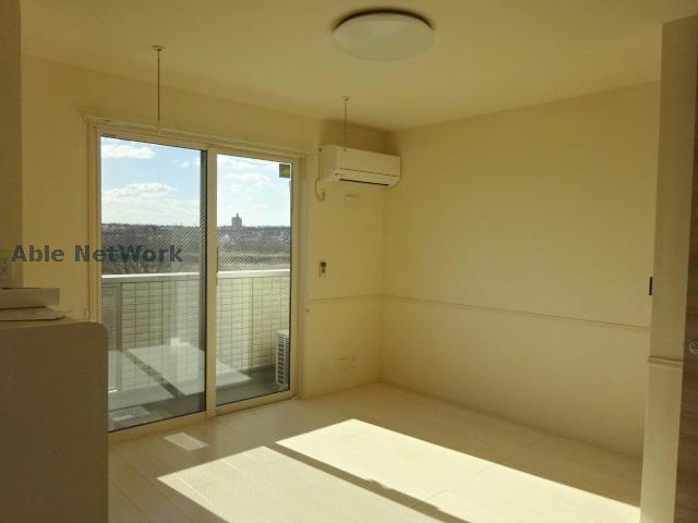 居室・リビング　同型モデル