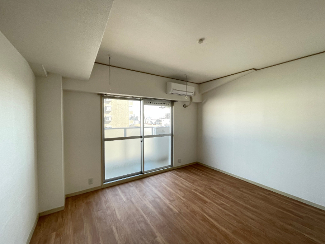 居室・リビング　９帖あるリビング