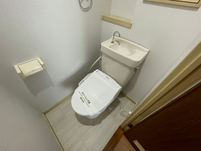 トイレ　温水洗浄便座