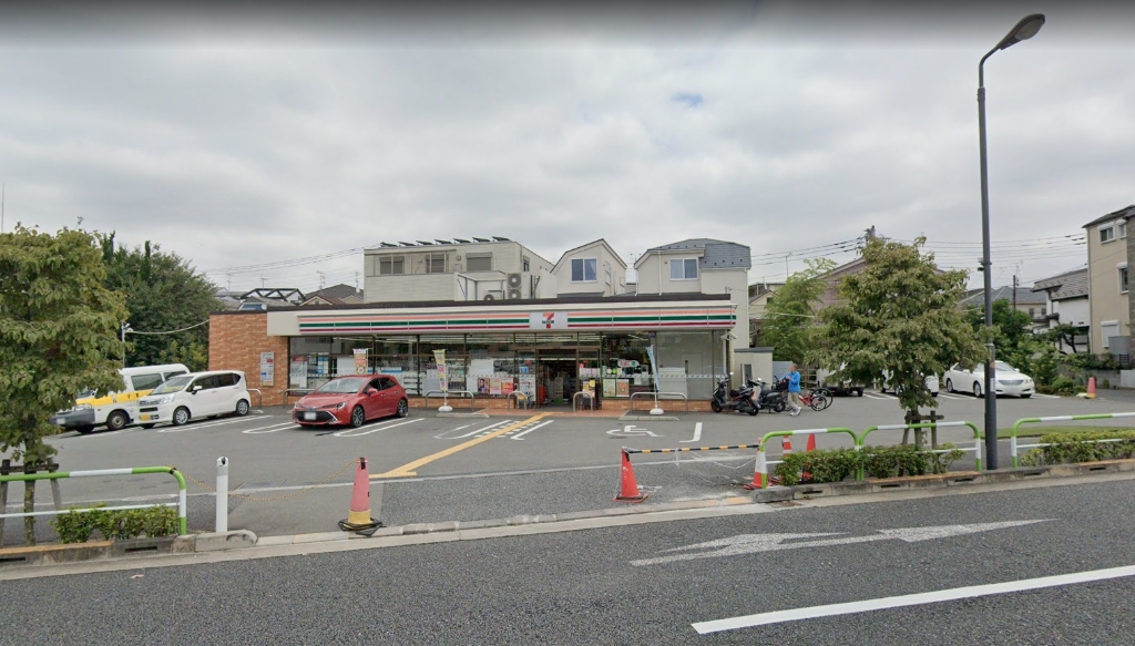 コンビニ　セブンイレブン 世田谷上北沢1丁目店（コンビニ）まで352m