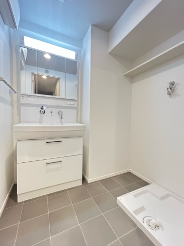 洗面設備　２０６号参考写真