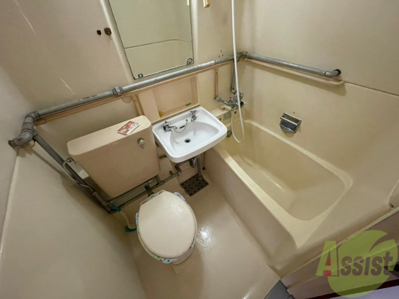 バス・シャワールーム　お風呂になります。一日の疲れを癒してくださいね。