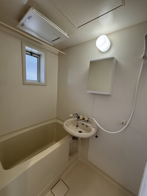 バス・シャワールーム　バスルーム