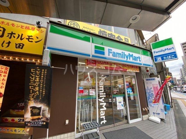 コンビニ　ファミリーマート 北浦和駅東口店（コンビニ）まで79m