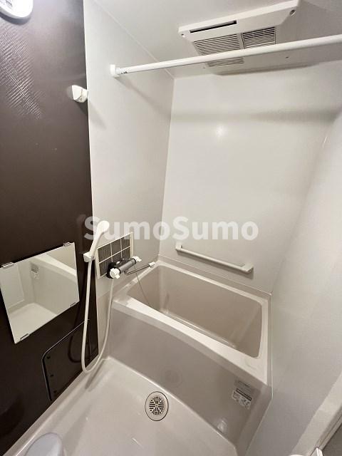 バス・シャワールーム　落ち着いた空間のお風呂です