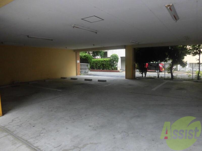 駐車場　大きい車も停めれます