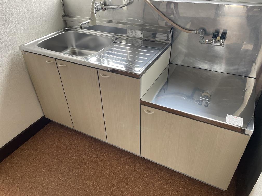 キッチン　※流し台：新しく交換しました。