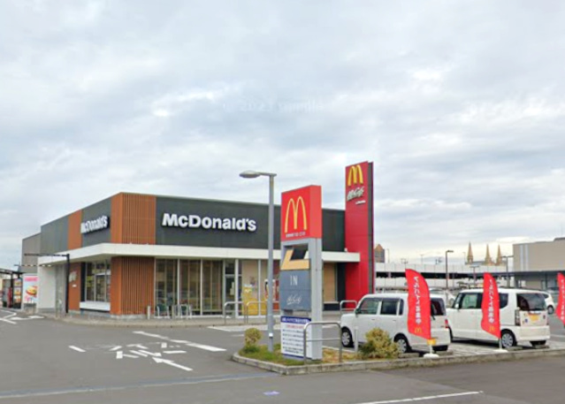飲食店　マクドナルド宇多津店（飲食店）まで922m