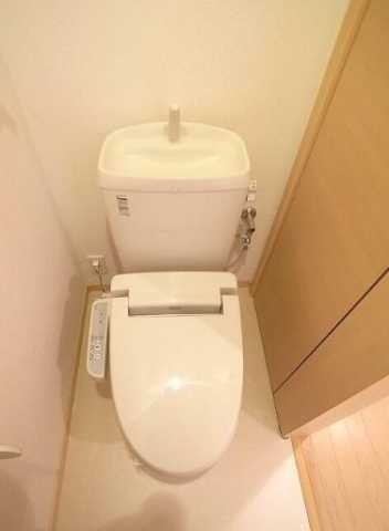 トイレ　アクシオン音羽