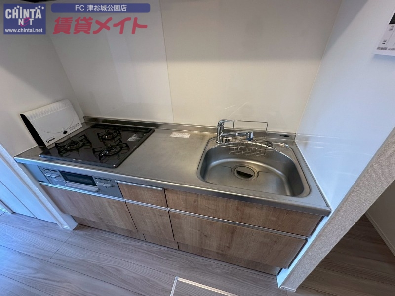 キッチン　同物件別部屋の写真