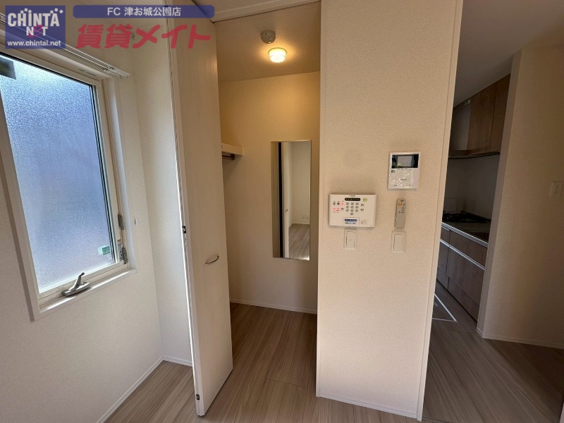 収納　同物件別部屋の写真