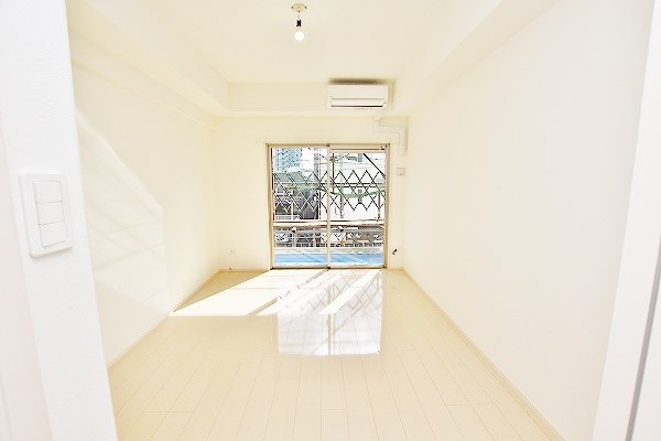 居室・リビング　★洋室7.2帖★