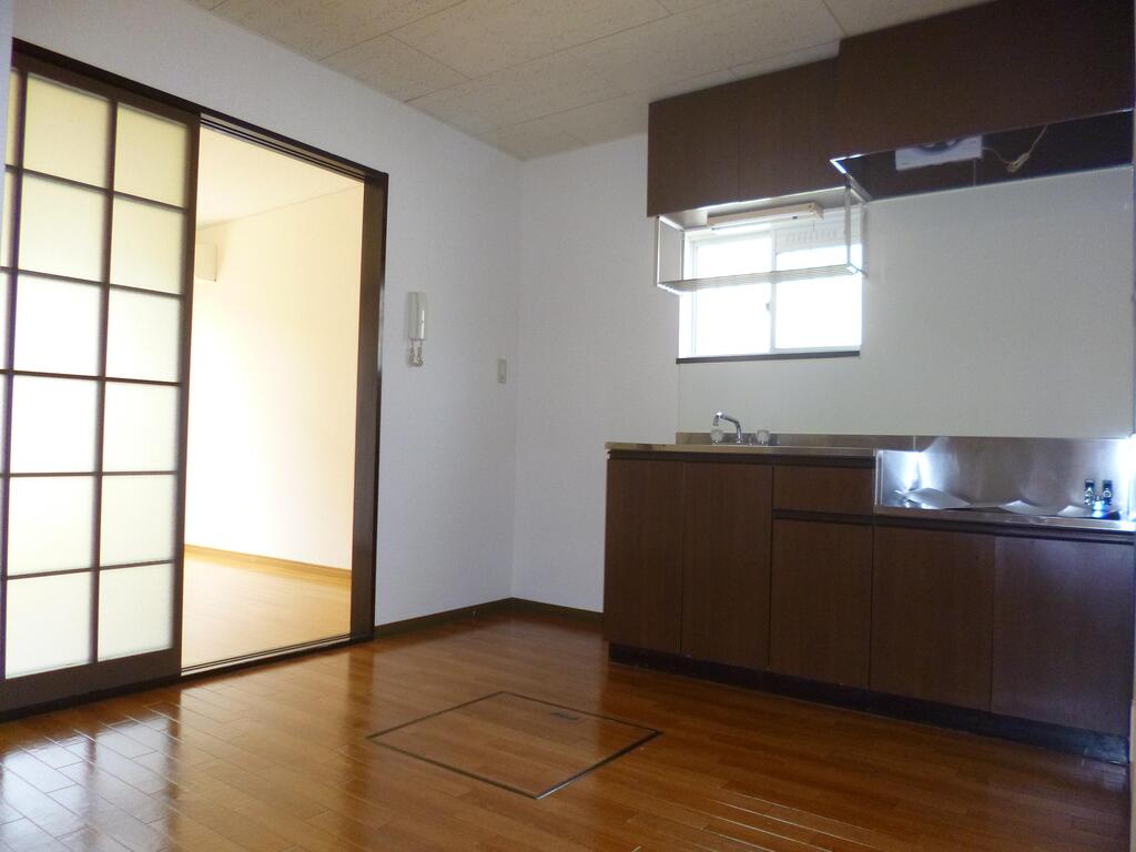 居室・リビング　別室の参考写真となります。