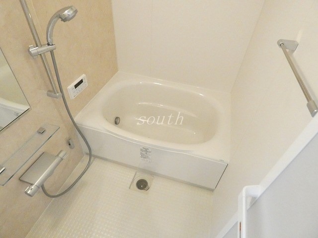 バス・シャワールーム　浴室乾燥機付きのお風呂