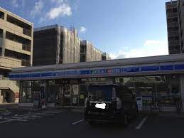 コンビニ　ローソン 三国ヶ丘駅前店（コンビニ）まで410m