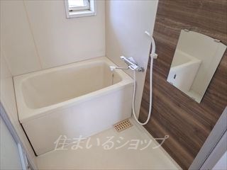 バス・シャワールーム　窓あり