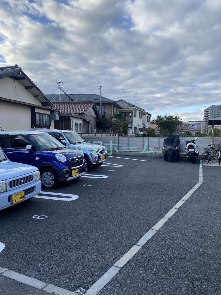 駐車場　駐車場