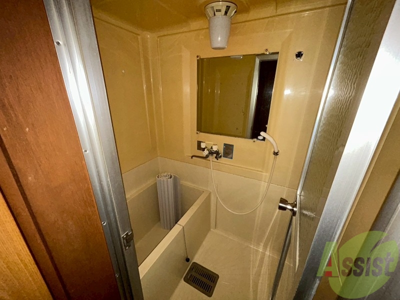 バス・シャワールーム　ユニットバスです。疲れを癒すのに欠かせませんね！