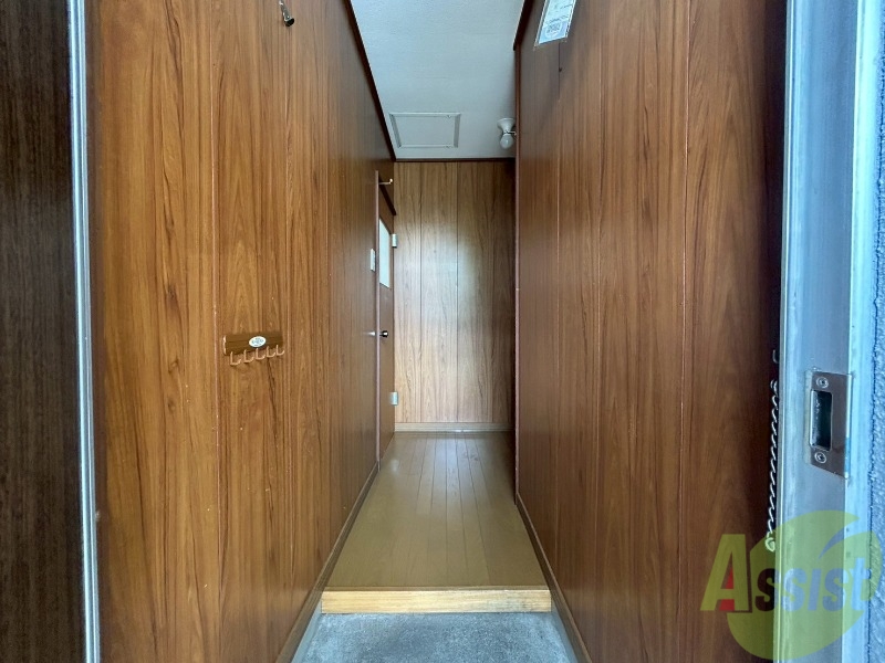 玄関　玄関の様子です。明るい印象ですね。気分もあがりそう。