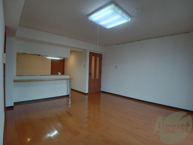 居室・リビング　広々としたリビングですね。使い勝手がよさそうですね！