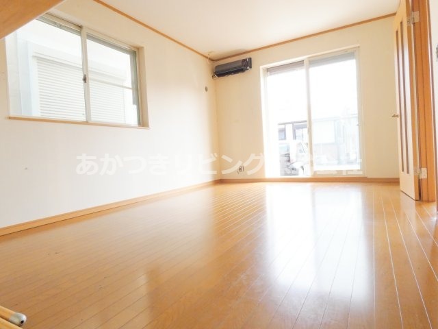 居室・リビング　反転タイプ