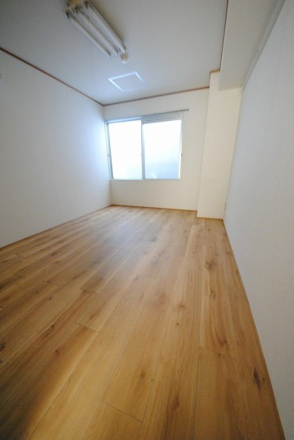 居室・リビング　写真は３０５号室