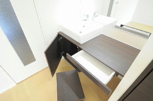 洗面設備　設備・仕様は号室により異なる為、現況を優先致します。