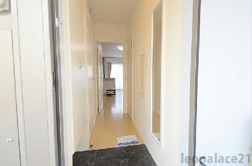 玄関　設備・仕様は号室により異なる為、現況を優先致します。