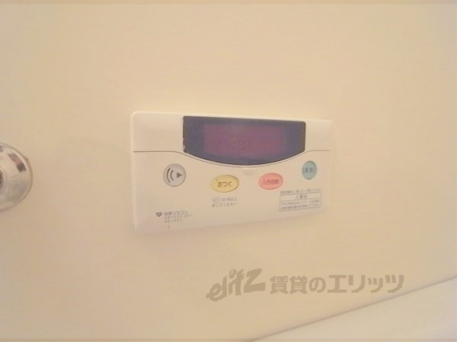 その他設備　給湯器リモコン