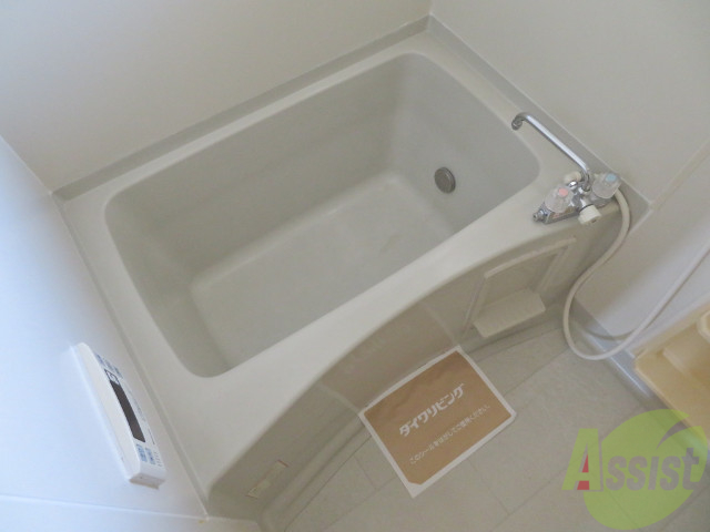 バス・シャワールーム　追い焚き機能付きなので、半身浴も気持ちよくできますね。