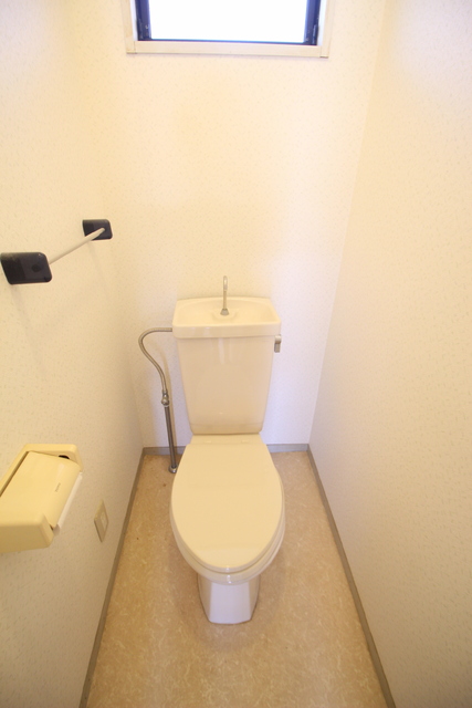 トイレ　☆換気窓付きトイレ☆