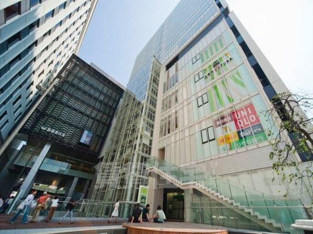 スーパー　上本町YUFURA（スーパー）まで738m