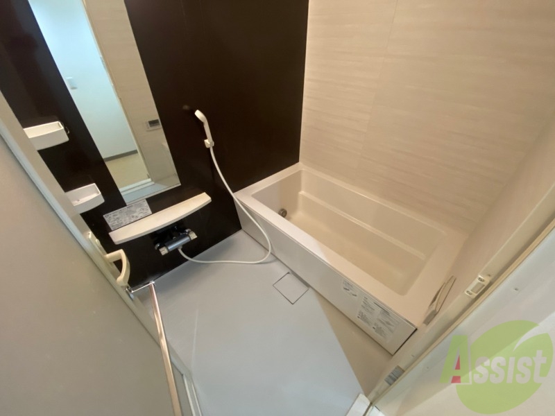 バス・シャワールーム　お風呂になります。一日の疲れを癒してくださいね。