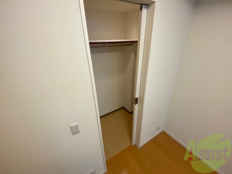 収納　寝室の収納です。部屋がすっきり片付きます。