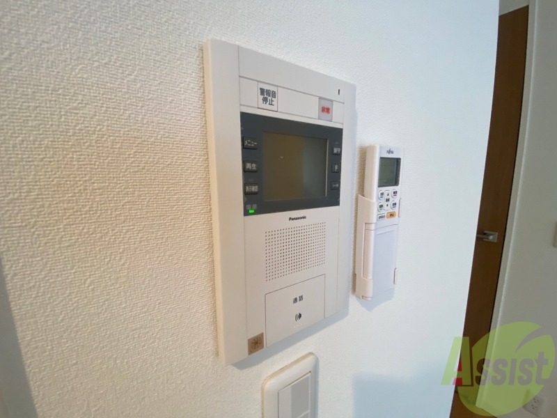 セキュリティ　ＴＶモニター付インターホンです。来客者の顔が見えるので安心！