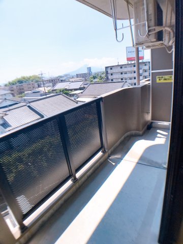 バルコニー　布団が干せる広々バルコニー
