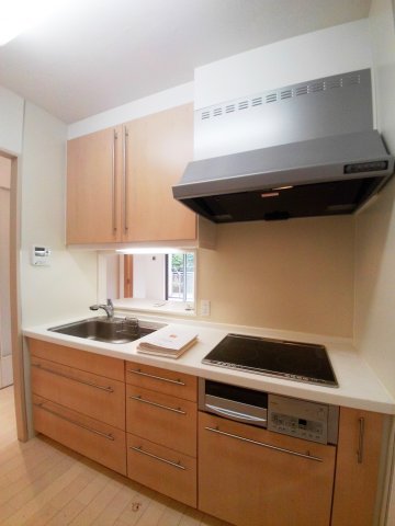 キッチン　【マチュリティ小石川】IH3口コンロカウンターキッチン