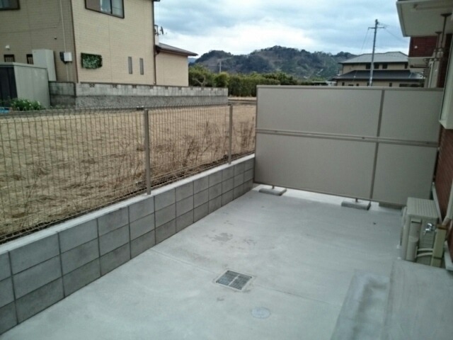 バルコニー　庭